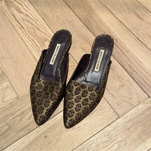 Manolo blahnik green silk flats sandals size 7/38